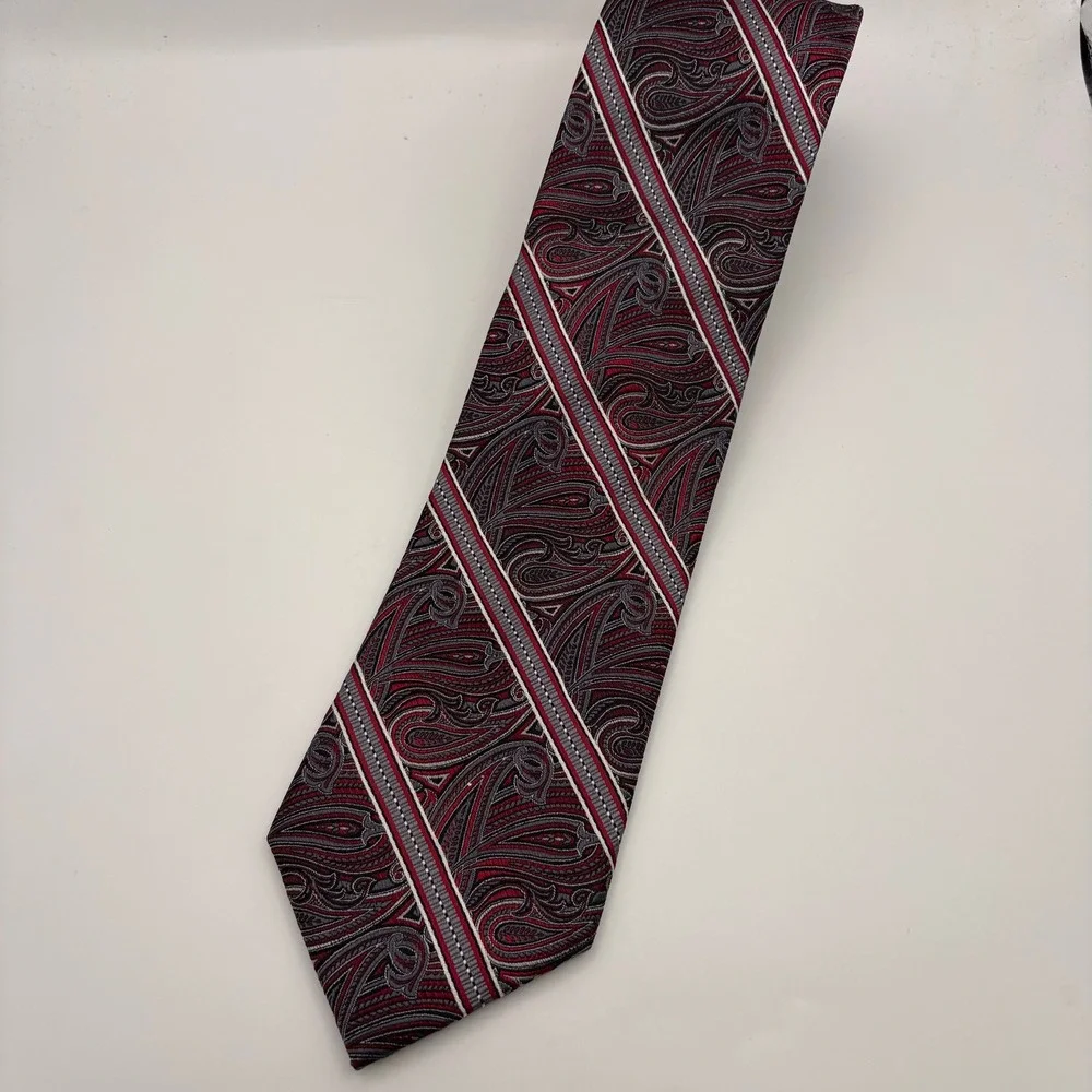 Pronto Uomo Couture Mens Silk Necktie Red Grey Paisley Striped Hand Made